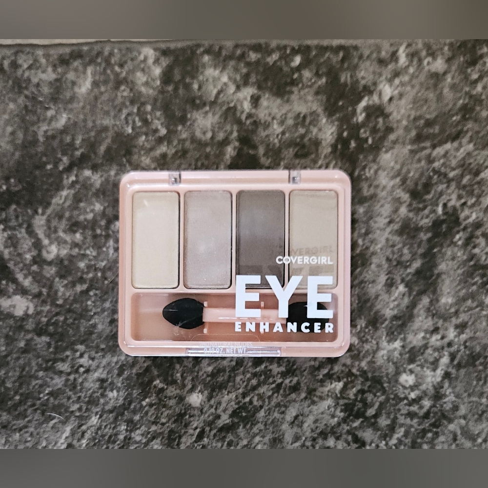 COVERGIRL Eye Enhancers Eyeshadow Quad Natural Nudes 0.19oz